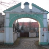 czarnowasy-klasztor-norbertanek-brama